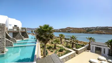 Aeonic Suites & Spa