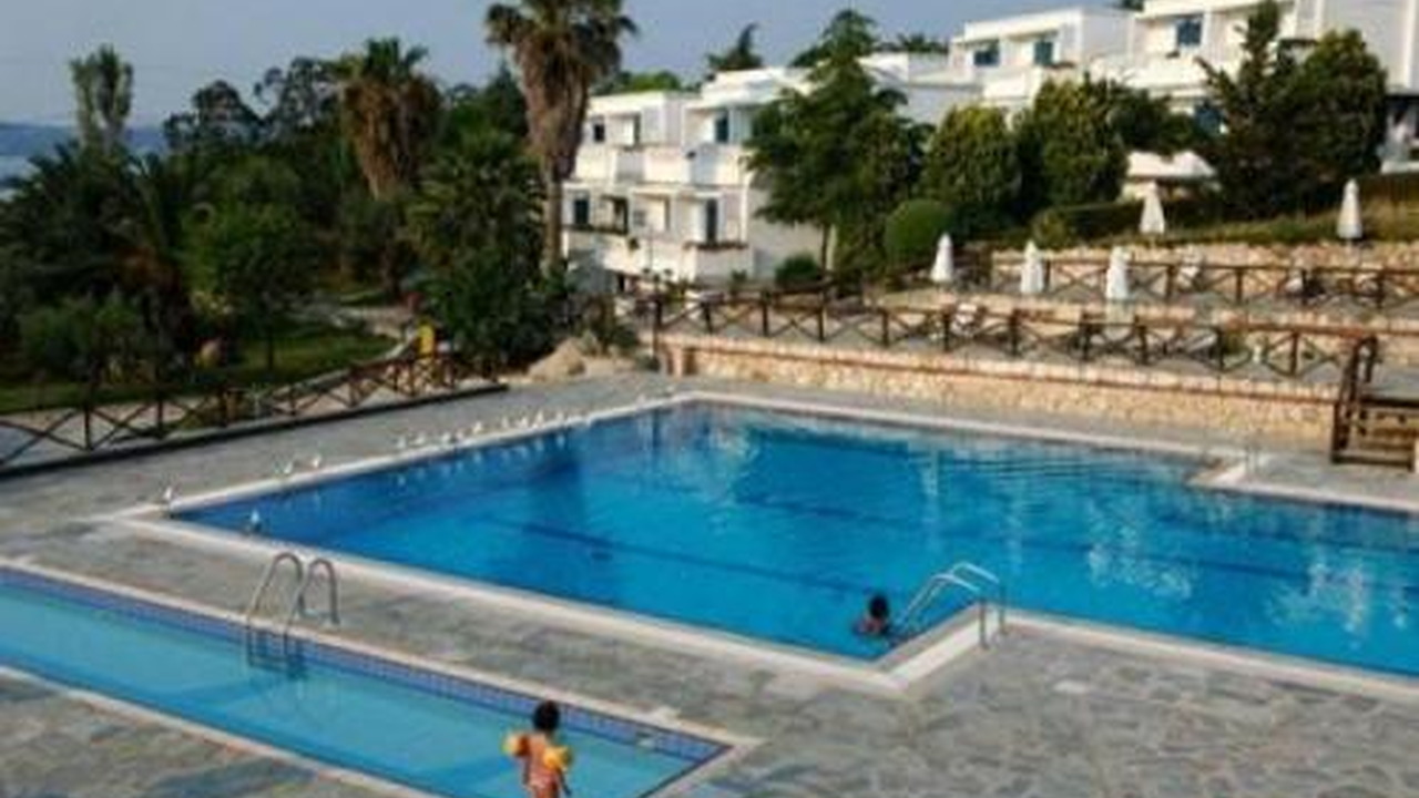 Agionissi Resort