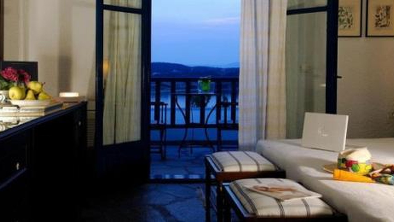 Agionissi Resort