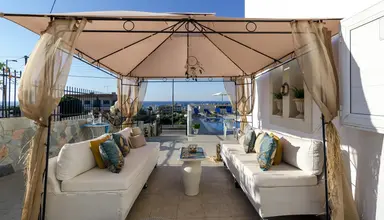 Aglaia Apartments