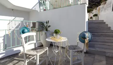 Aglaia Apartments