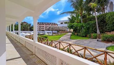 AHG Lion Beach Resort & Spa
