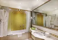 Ai Mori D'Oriente