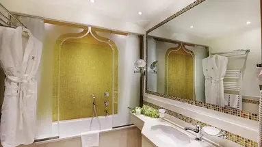 Ai Mori D'Oriente