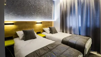 Air Hotel