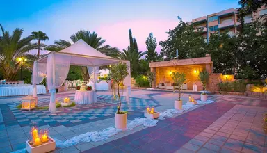 Ajax Hotel