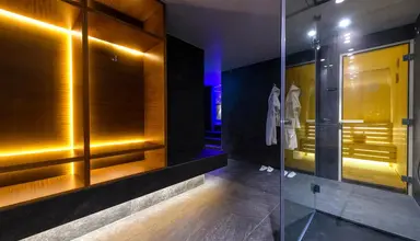 Ajax Hotel