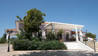 Akamanthea Holiday Village
