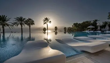Akra Hotel