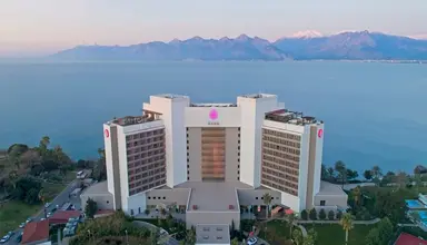 Akra Hotel