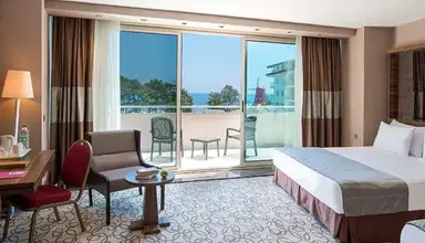 Akra Kemer