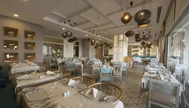 Akra Kemer