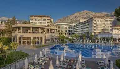 Akra Kemer