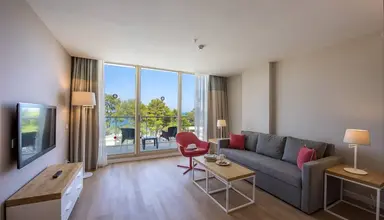 Akra Kemer