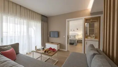 Akra Kemer