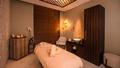Al Jaddaf Rotana Suite