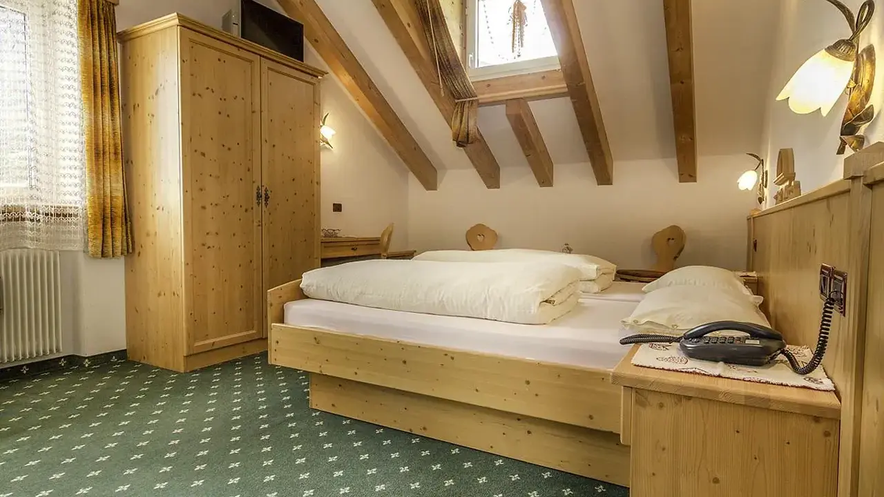 Albergo Ristoro Lezuo (Passo Pordoi)