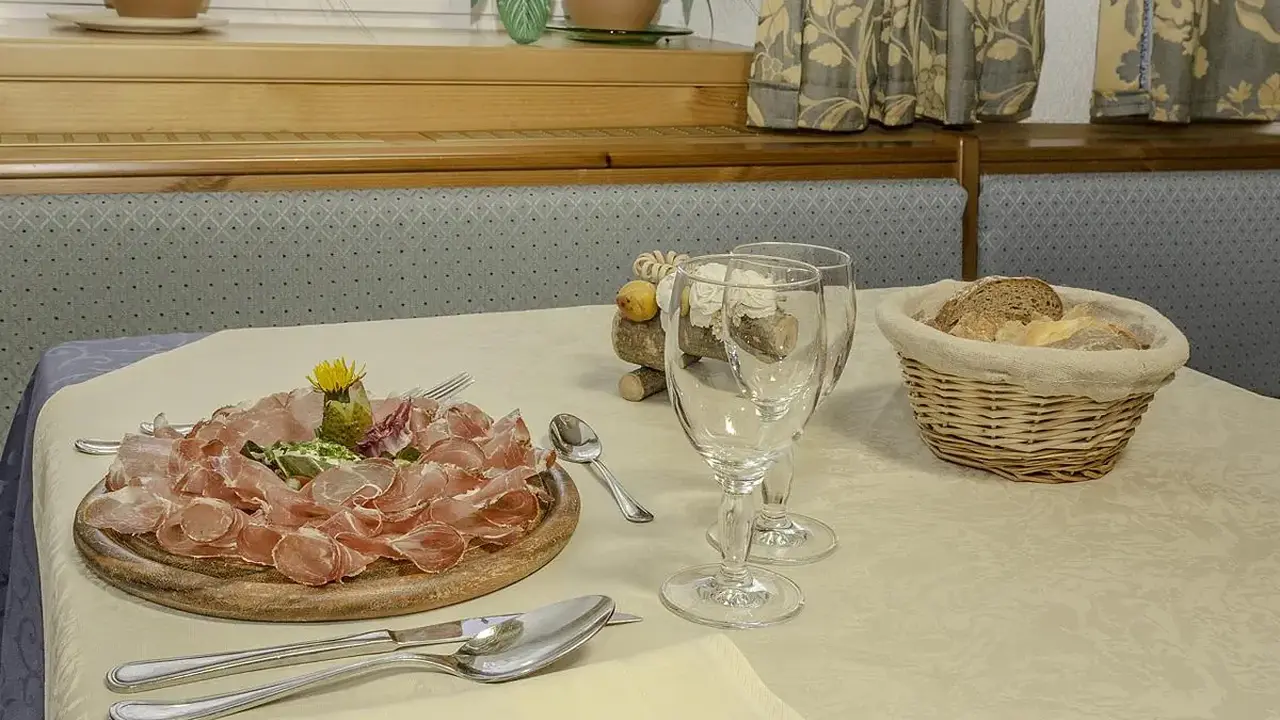 Albergo Ristoro Lezuo (Passo Pordoi)
