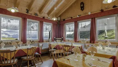 Albergo Ristoro Lezuo (Passo Pordoi)