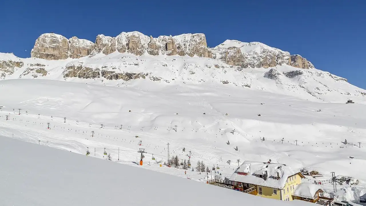 Albergo Ristoro Lezuo (Passo Pordoi)