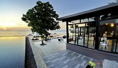 Aleenta Resort