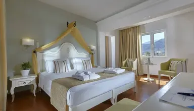 Alexander Beach & Village Resort