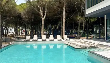 Alexander Resort
