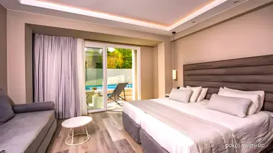Alexandra Beach Resort