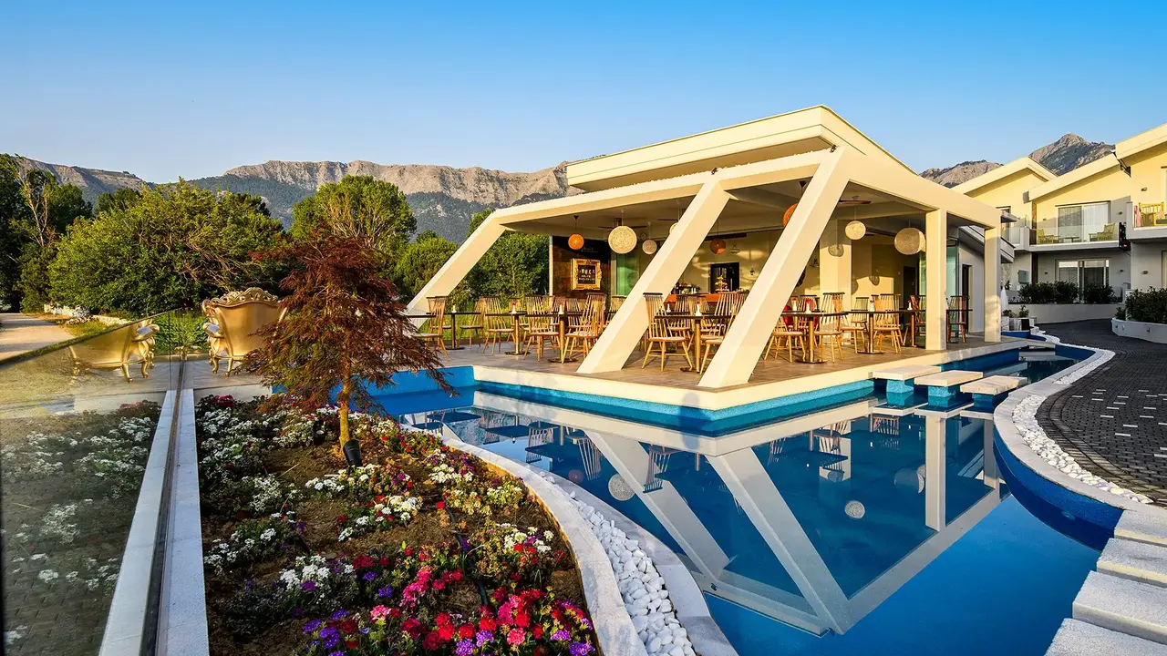 Alexandra Golden Thassos Boutique