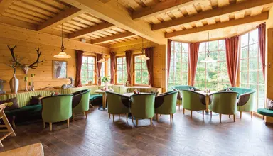 Almhotel Edelweiss im Almdorf Reiteralm