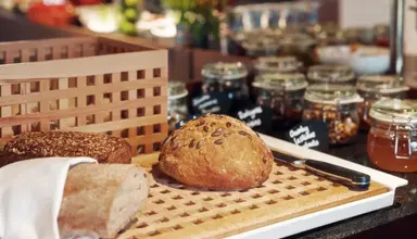 Almond Business & SPA