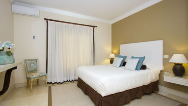Alondra Villas & Suites