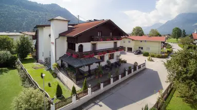 Alpenblick ( Radfeld)