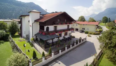 Alpenblick ( Radfeld)