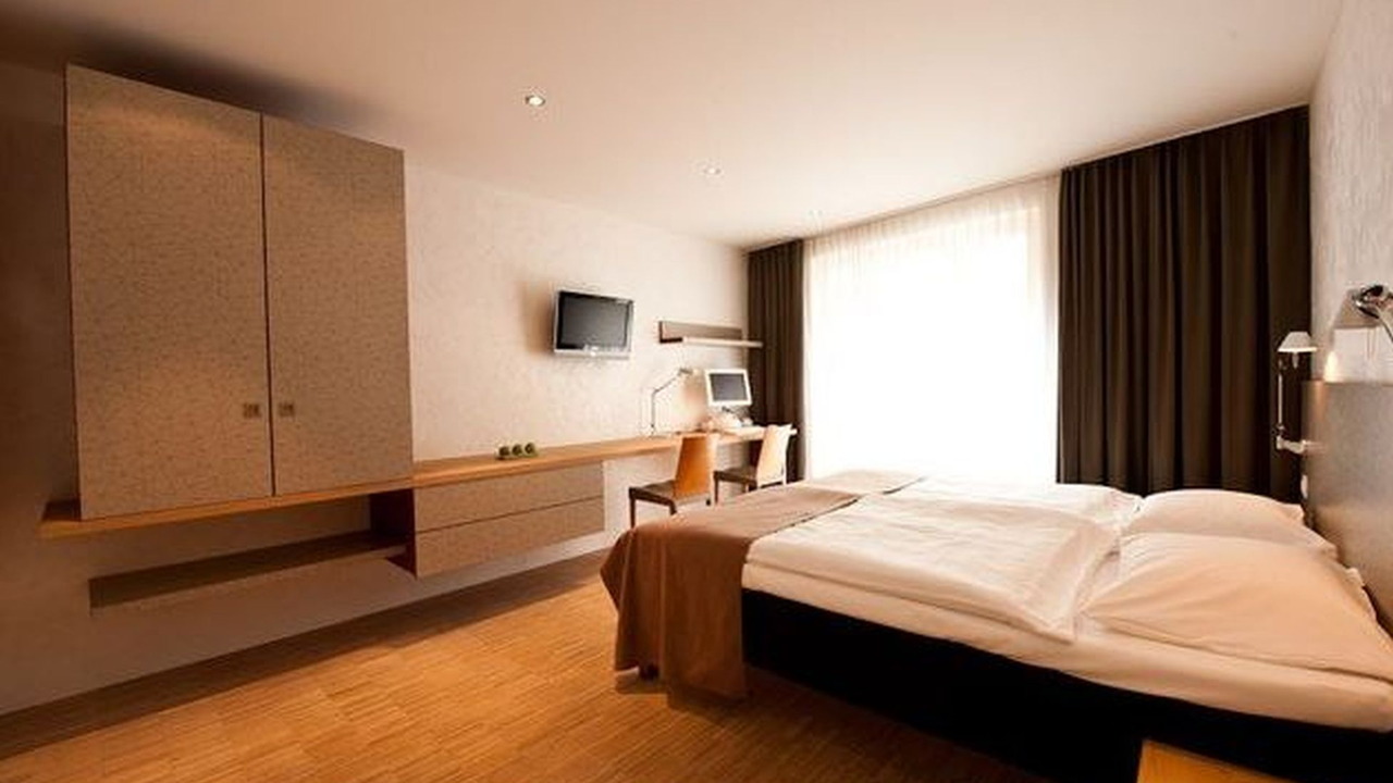 Alpine Lodge (Gstaad)