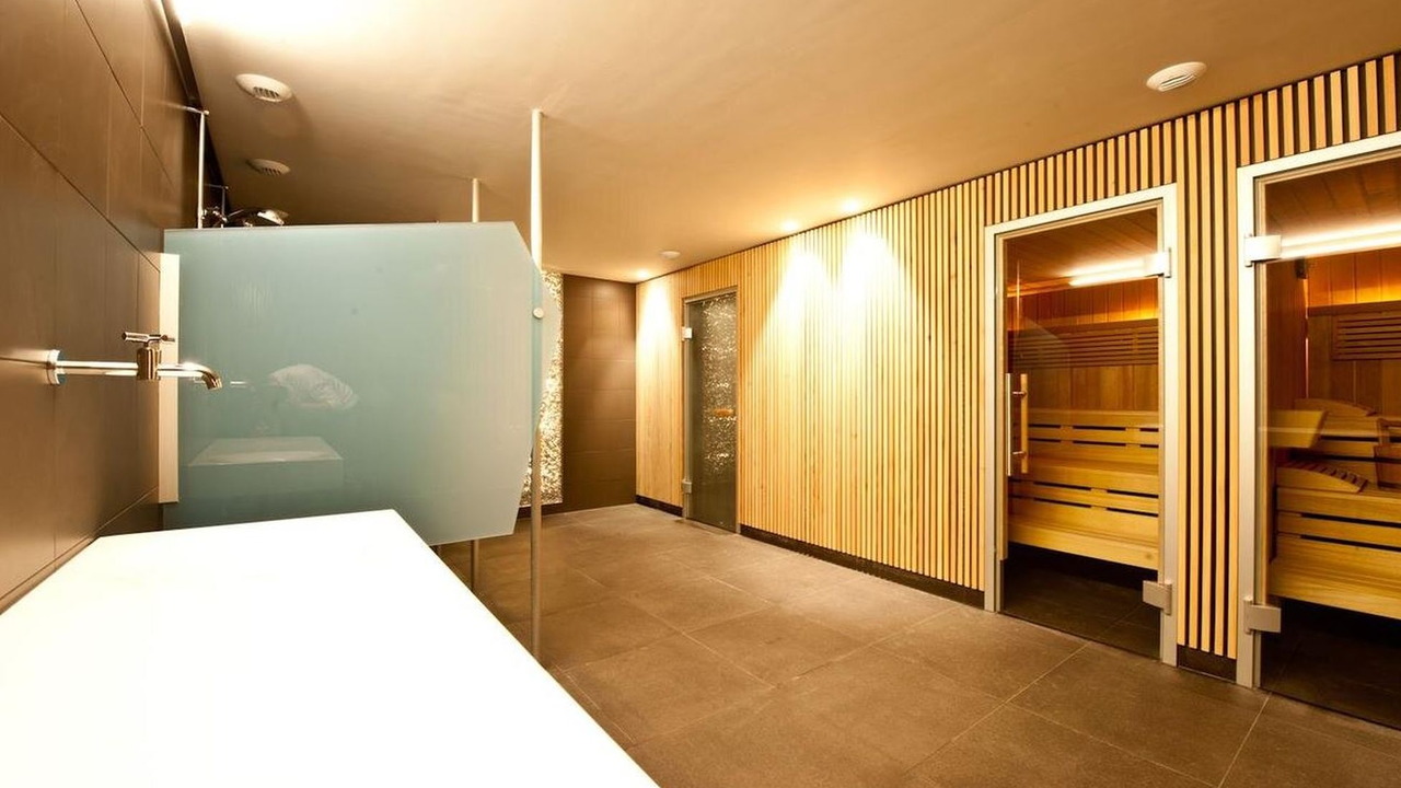 Alpine Lodge (Gstaad)