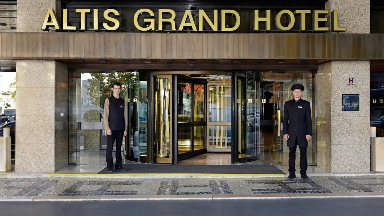 Altis Grand