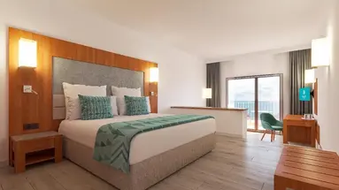 Alua Helios Bay