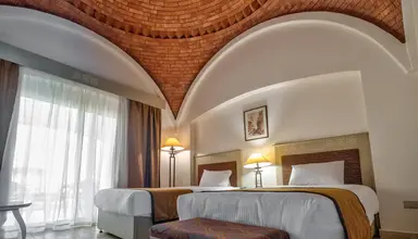 Amarina Queen Resort