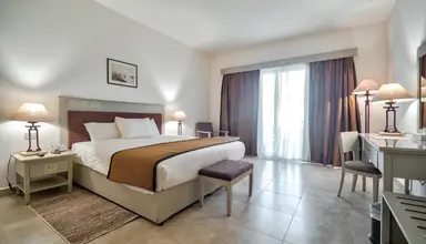 Amarina Queen Resort