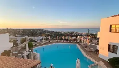 Amazones Village Suites