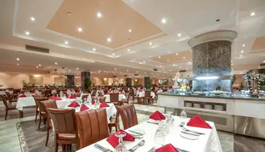AMC Royal Hotel & Spa 