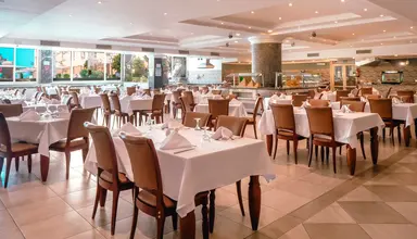 AMC Royal Hotel & Spa