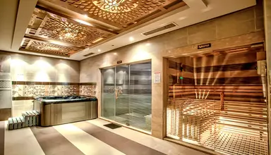 AMC Royal Hotel & Spa 