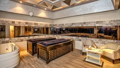 AMC Royal Hotel & Spa 