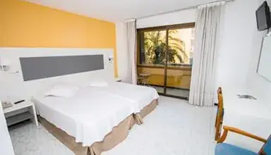 Amic Miraflores