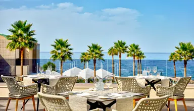Amira Luxury Resort