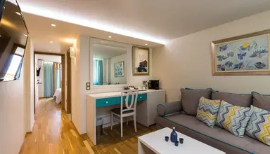 Ammos Suites