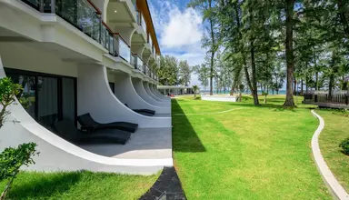 Amora Beach Resort