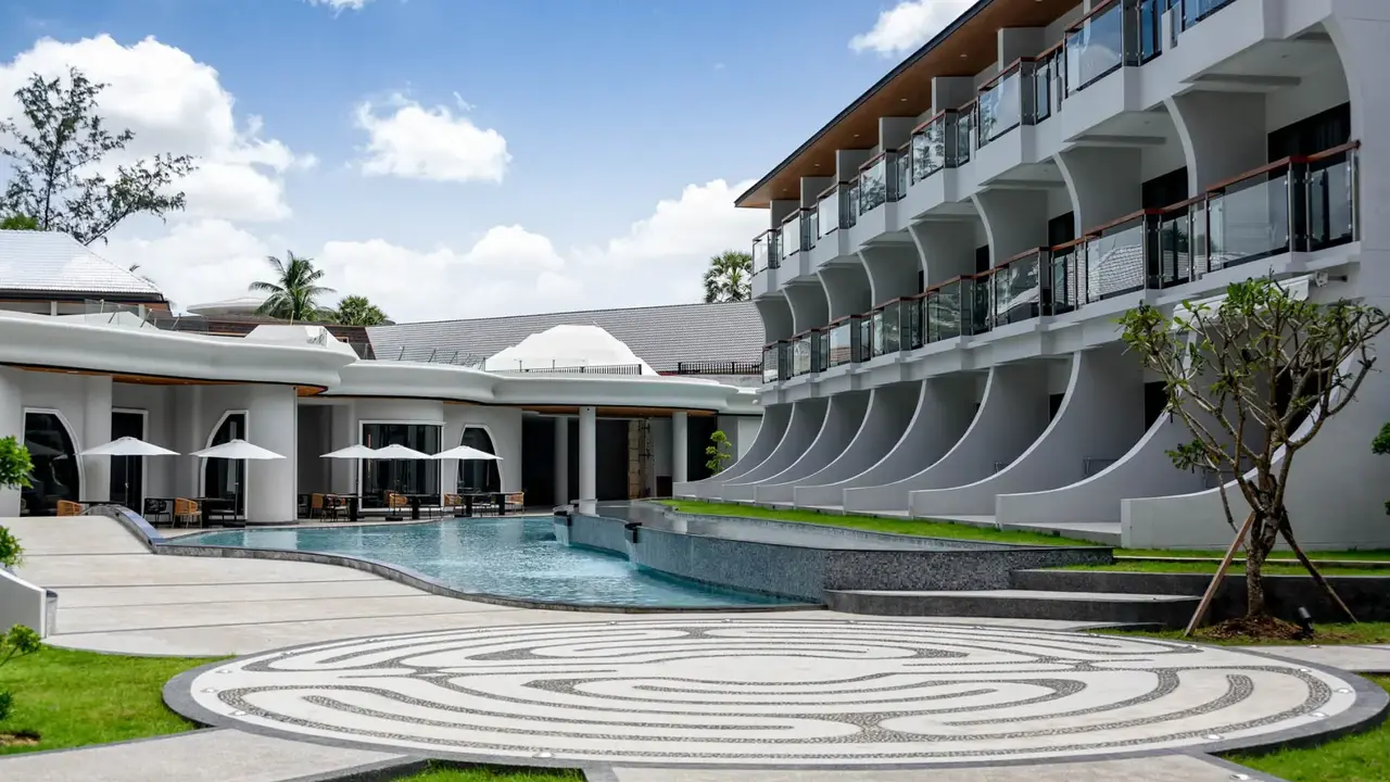 Amora Beach Resort